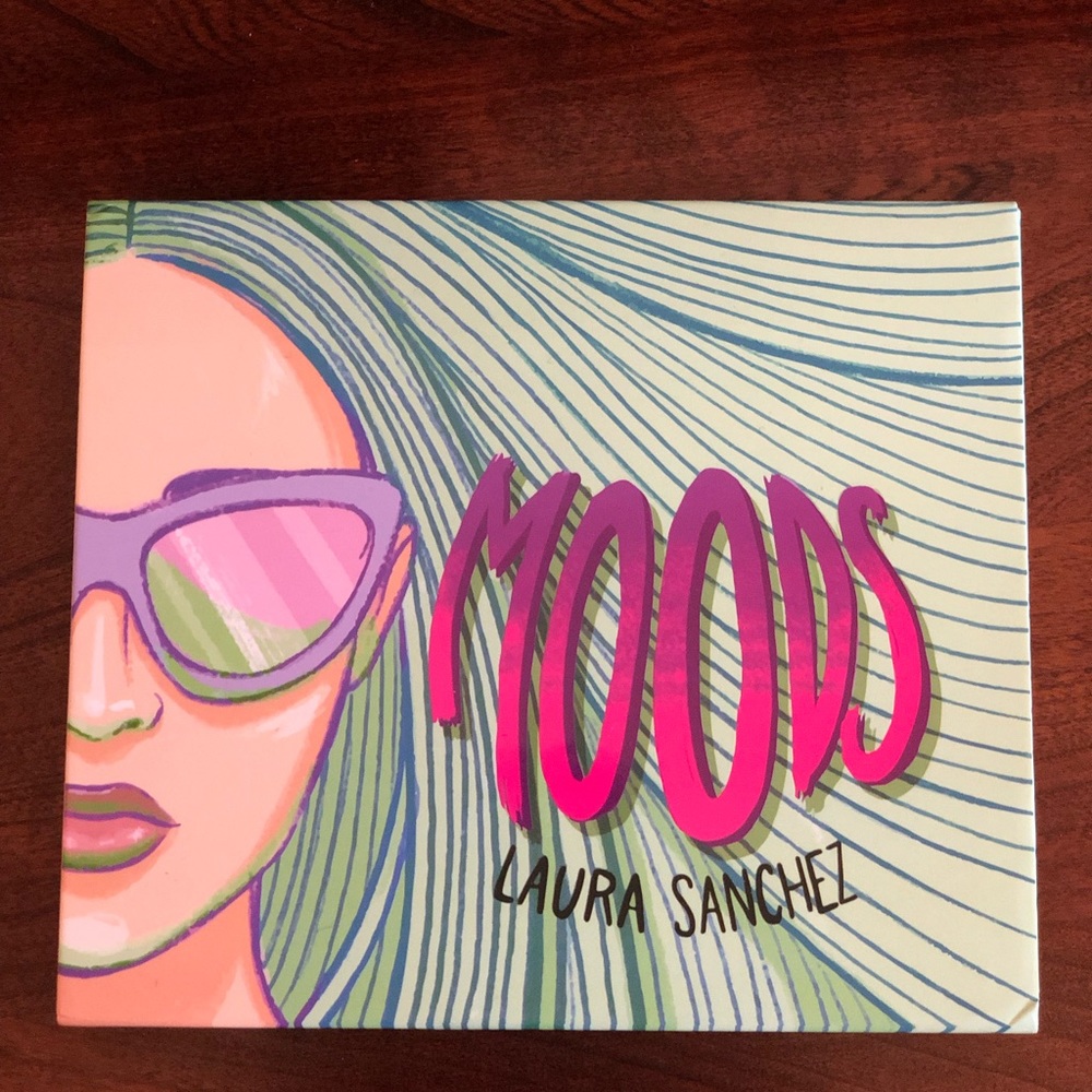 Laura Sanchez moods eyeshadow palette